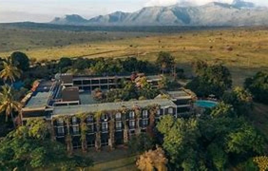 4 Days Safari from Mombasa to Tsavo West, Amboseli and Taita Hills