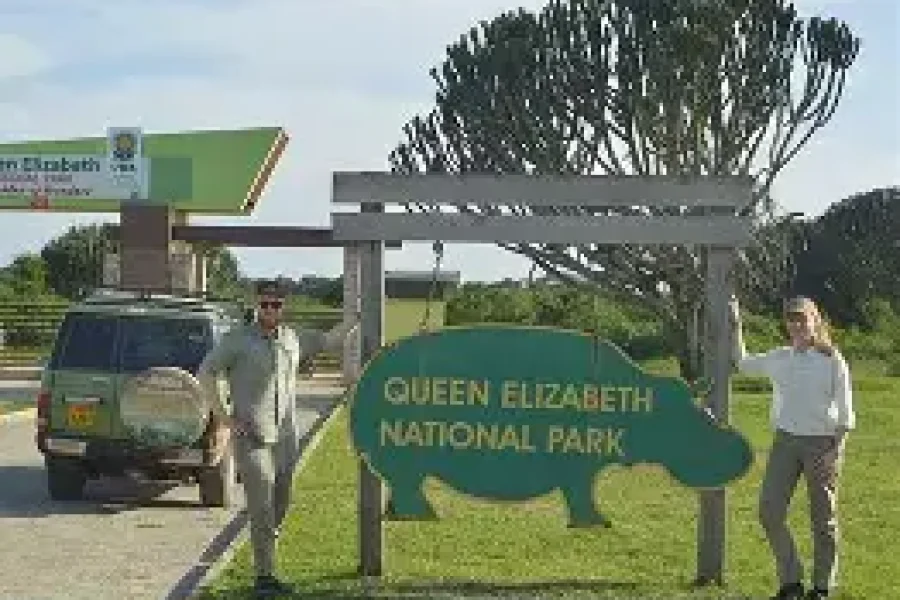 Overnight Queen Elizabeth National Park Safari (2 Days / 1 Night)